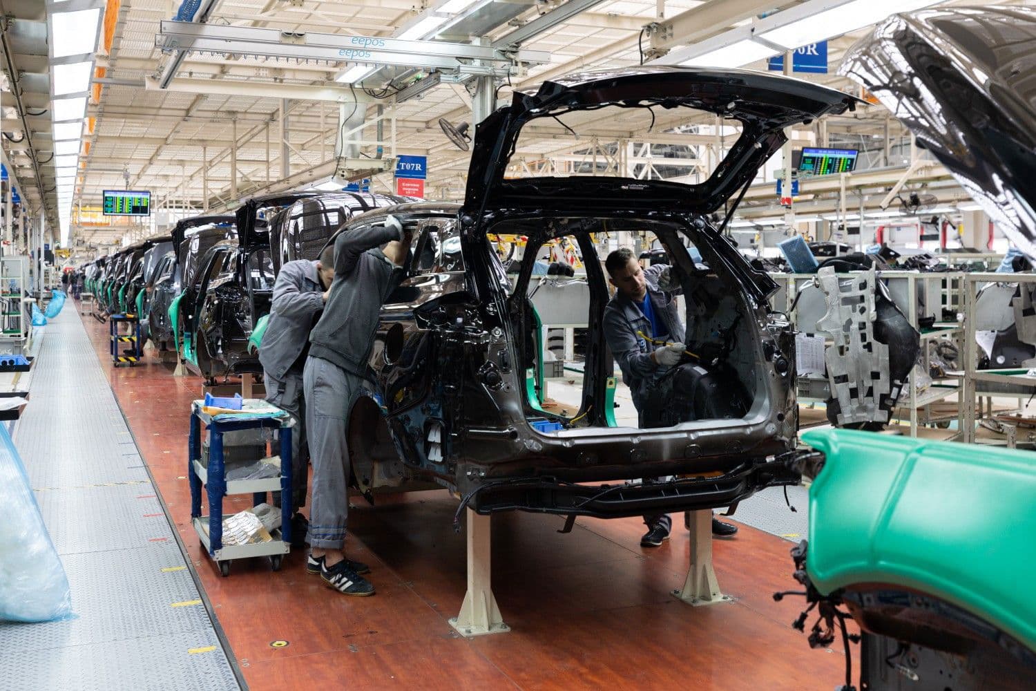 Automotive Industry Challenges and Opportunities: Navigating the Future of Global Mobility